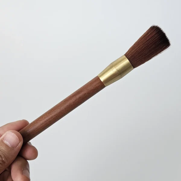 wooden brush 03 rosewood angle
